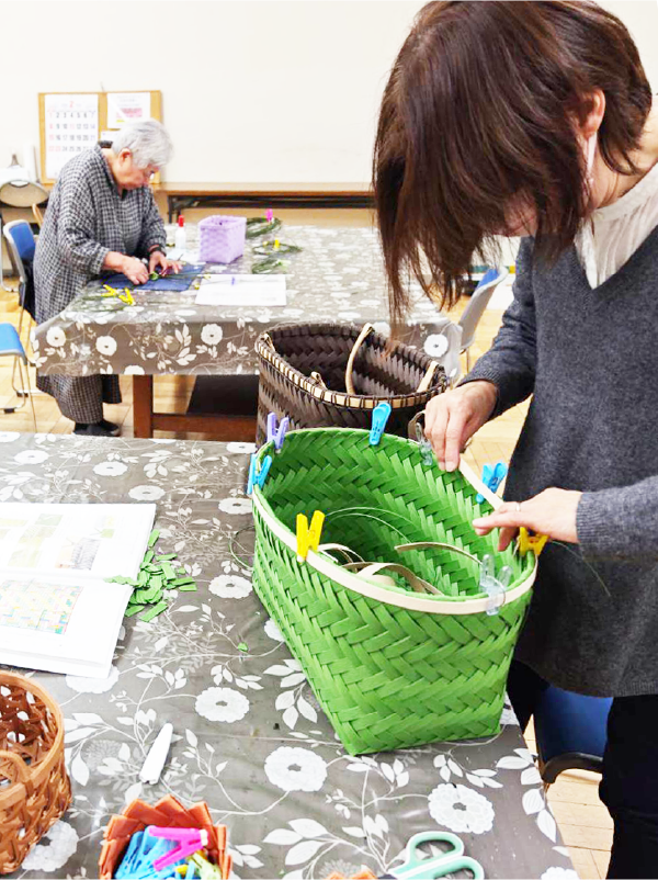 エコクラフト教室の製作風景